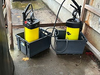 Gereedschap op en onder afdak - afbeelding 3 van  5