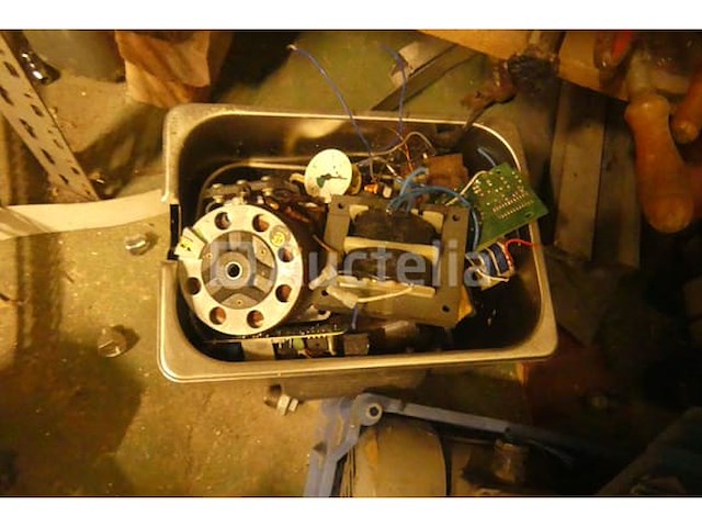 Gereedschap, schroeven en diverse beslagen - afbeelding 2 van  12