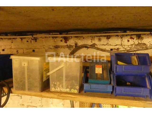 Gereedschap, schroeven en diverse beslagen - afbeelding 8 van  12