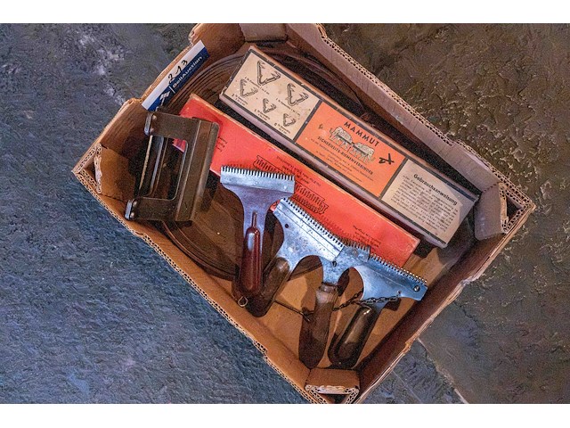 Gereedschap voor lederbewerking - afbeelding 1 van  3