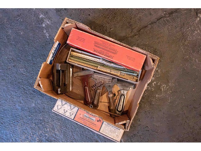 Gereedschap voor lederbewerking - afbeelding 2 van  3