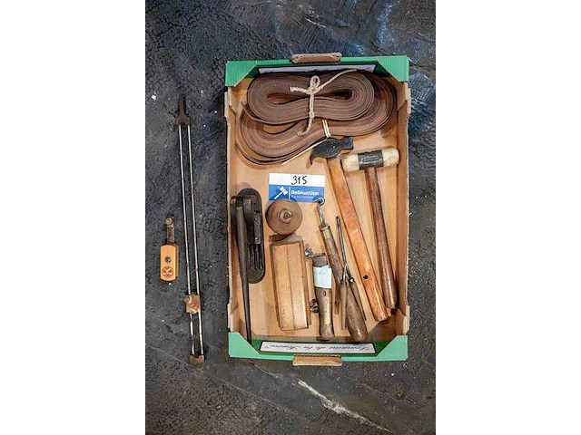 Gereedschap voor lederbewerking - afbeelding 1 van  2