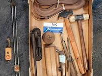 Gereedschap voor lederbewerking - afbeelding 1 van  2