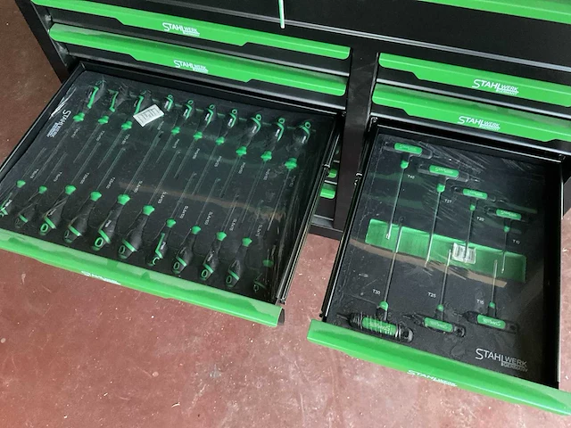 Gereedschap wagen gevuld - afbeelding 12 van  14