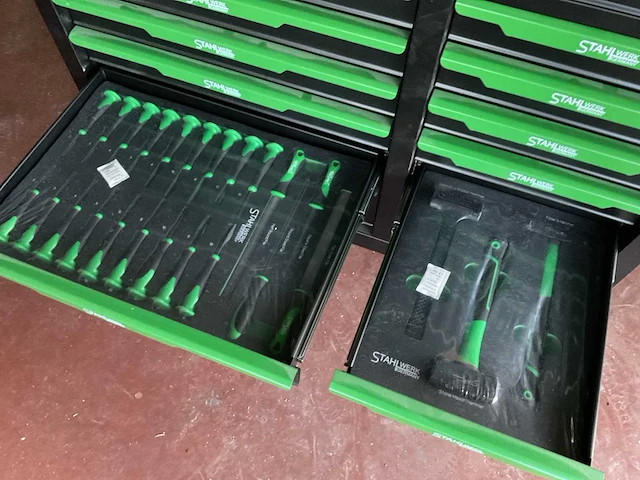 Gereedschap wagen gevuld - afbeelding 14 van  14