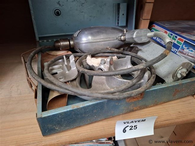 Gereedschap - afbeelding 1 van  3