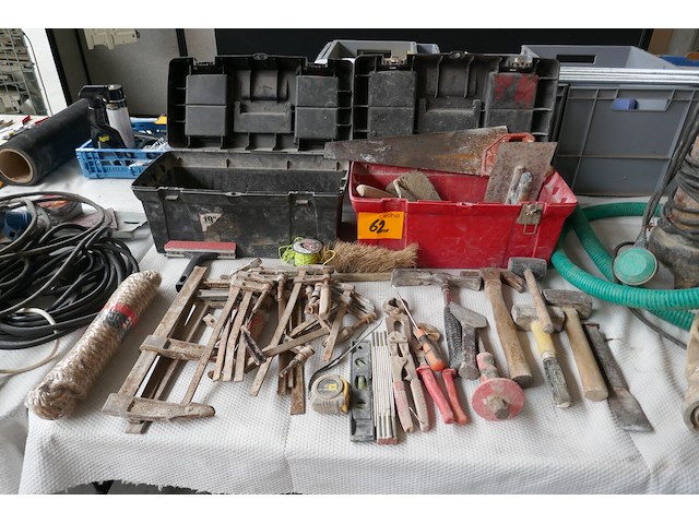 Gereedschapkoffers met inhoud - afbeelding 1 van  5
