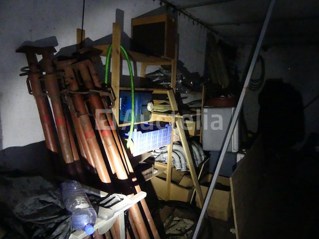 Gereedschappen (containerinhoud) - afbeelding 1 van  10