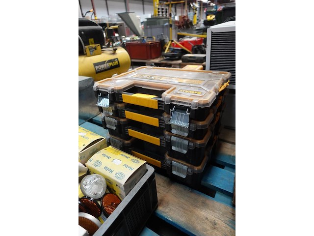Gereedschappers organisators dewalt 4 stuks diverse inhoud - afbeelding 4 van  4