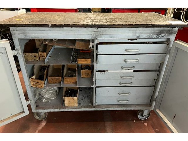 Gereedschapskar met inhoud - afbeelding 2 van  7