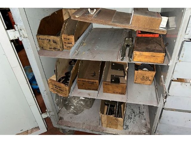 Gereedschapskar met inhoud - afbeelding 6 van  7