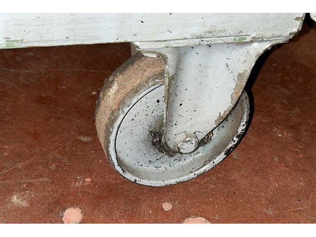 Gereedschapskar met inhoud - afbeelding 7 van  7