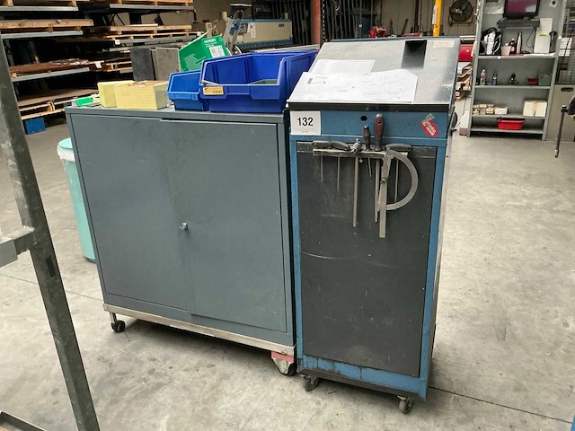 Gereedschapskast met inhoud (2x) - afbeelding 1 van  11