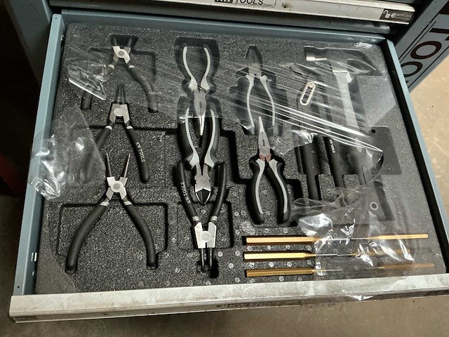 Gereedschapskast met sleutels - afbeelding 4 van  9