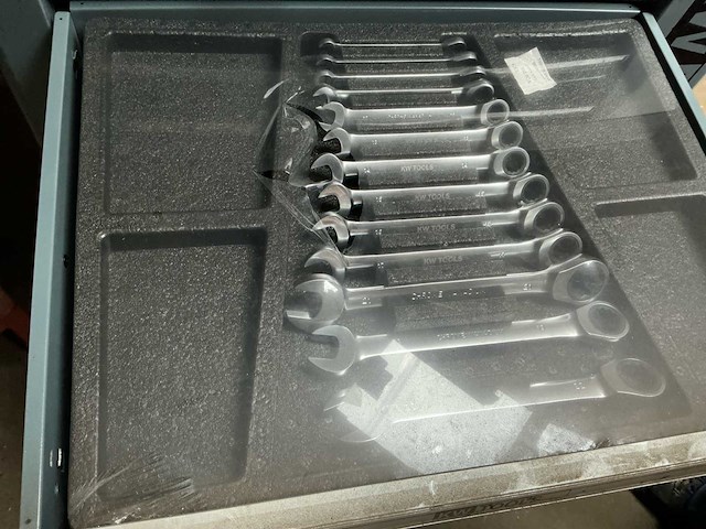 Gereedschapskast met sleutels - afbeelding 6 van  9