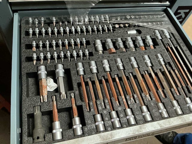 Gereedschapskast met sleutels - afbeelding 7 van  9