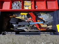 Gereedschapskist met materiaal - afbeelding 2 van  12