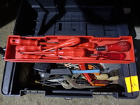 Gereedschapskist met materiaal - afbeelding 11 van  12