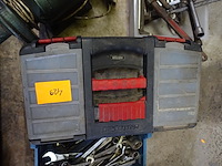 Gereedschapskist met materiaal - afbeelding 1 van  8