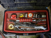 Gereedschapskist met materiaal - afbeelding 3 van  8