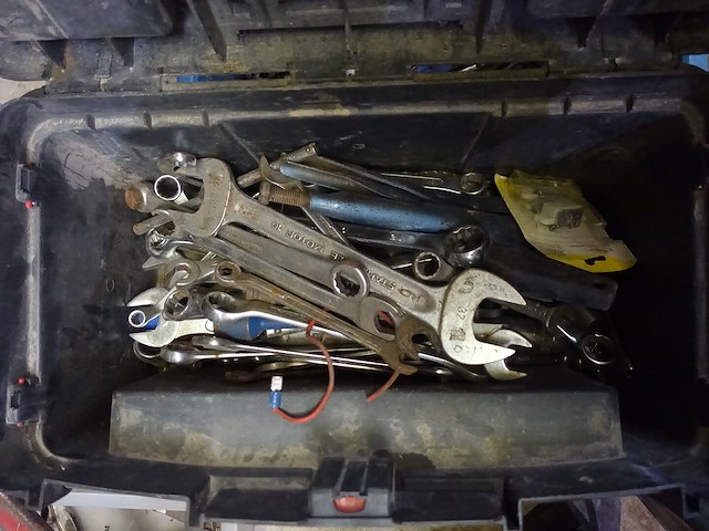 Gereedschapskist met materiaal - afbeelding 4 van  8