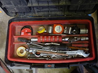 Gereedschapskist met materiaal - afbeelding 7 van  8