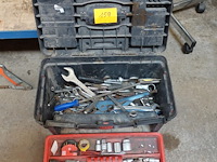 Gereedschapskist met materiaal - afbeelding 1 van  4