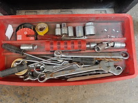 Gereedschapskist met materiaal - afbeelding 2 van  4