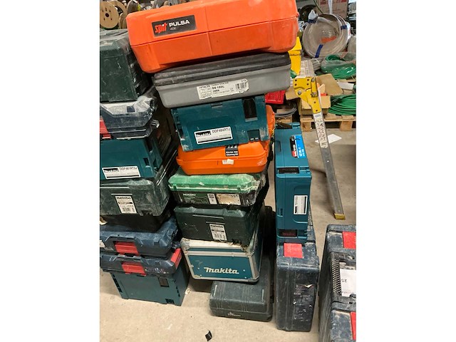 Gereedschapskoffer (18x) - afbeelding 1 van  1