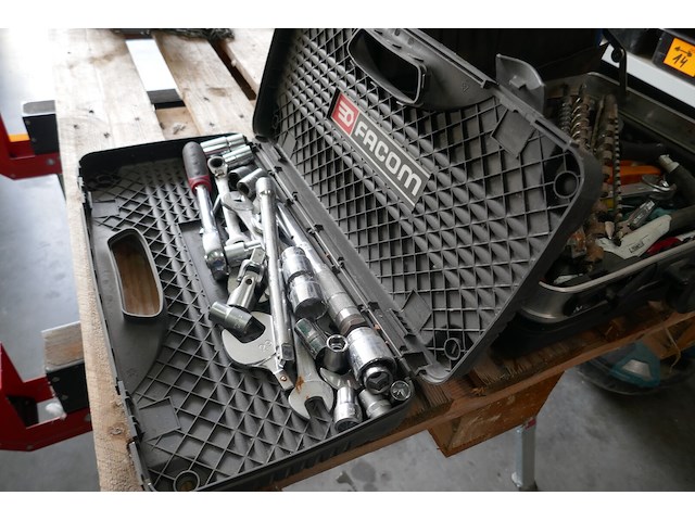 Gereedschapskoffer + dopsleutelset - afbeelding 2 van  3