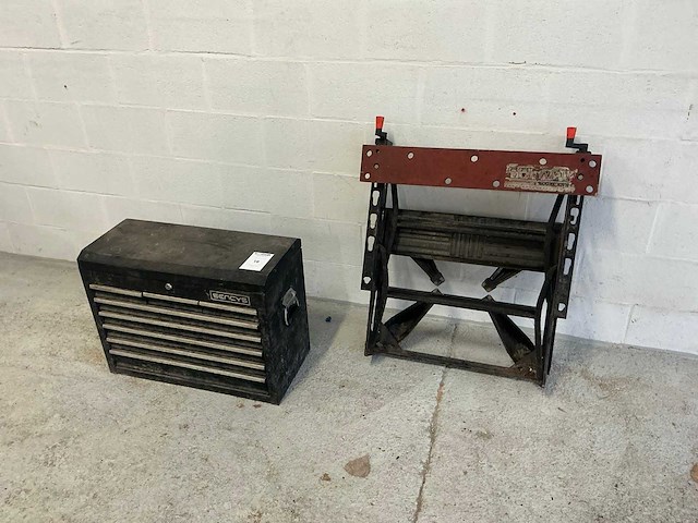 Gereedschapskoffer en werkbank - afbeelding 1 van  5