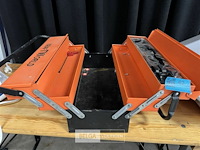 Gereedschapskoffer met deels potsleutels - afbeelding 1 van  3