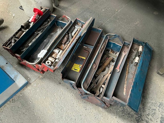 Gereedschapskoffer met inhoud (2x) - afbeelding 1 van  9