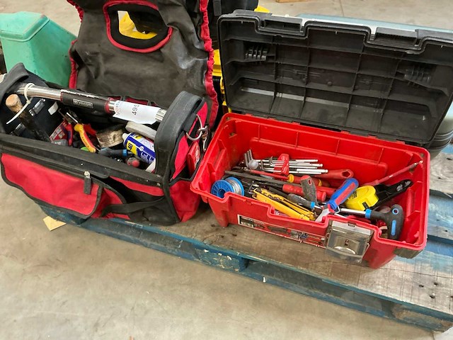 Gereedschapskoffer met inhoud (2x) - afbeelding 1 van  8