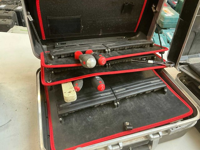 Gereedschapskoffer met inhoud (3x) - afbeelding 8 van  11