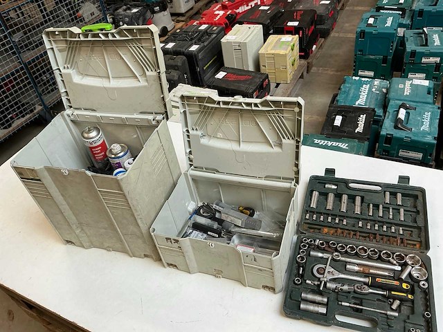 Gereedschapskoffer met inhoud (3x) - afbeelding 1 van  9