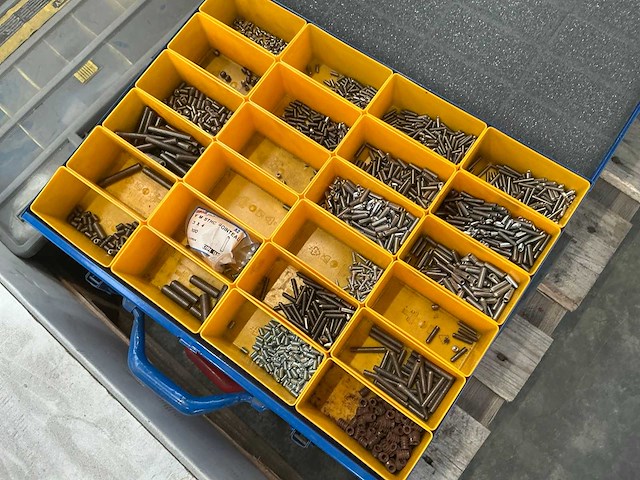 Gereedschapskoffer met inhoud (8x) - afbeelding 10 van  14