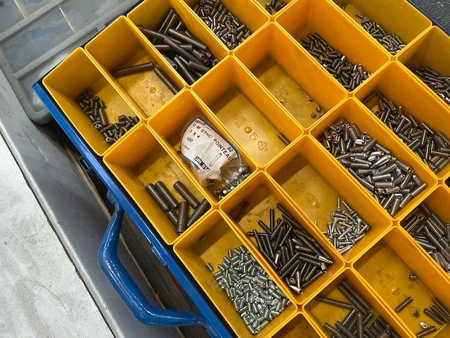 Gereedschapskoffer met inhoud (8x) - afbeelding 12 van  14