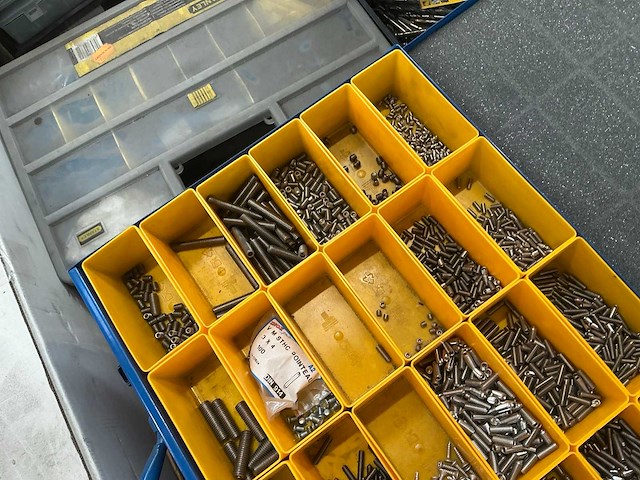 Gereedschapskoffer met inhoud (8x) - afbeelding 13 van  14