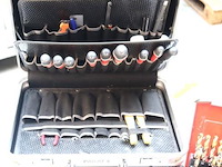 Gereedschapskoffer met inhoud - afbeelding 2 van  4