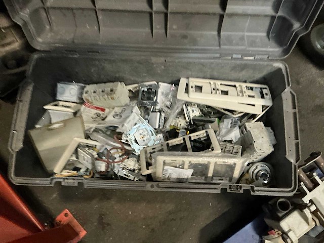 Gereedschapskoffer met inhoud - afbeelding 2 van  4