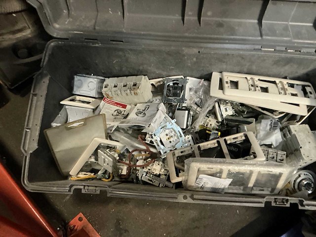 Gereedschapskoffer met inhoud - afbeelding 3 van  4