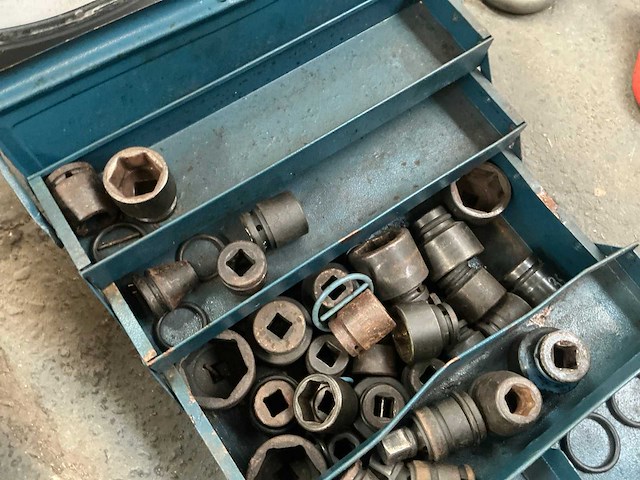 Gereedschapskoffer met krachtdoppen - afbeelding 5 van  9