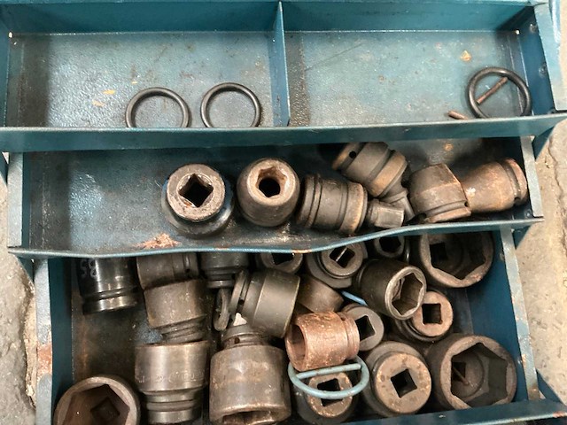 Gereedschapskoffer met krachtdoppen - afbeelding 8 van  9