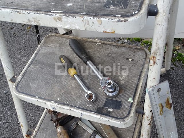 Gereedschapsset (versnipperaar, slijpmachine, boormachine, ladder, enz.) - afbeelding 4 van  46