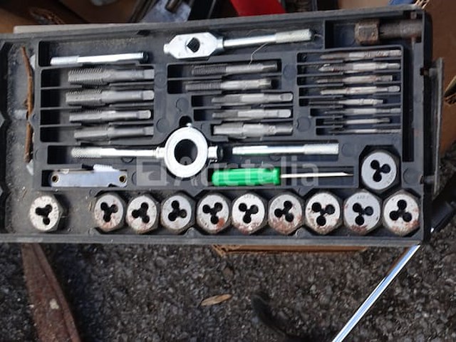 Gereedschapsset (versnipperaar, slijpmachine, boormachine, ladder, enz.) - afbeelding 6 van  46