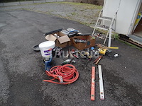 Gereedschapsset (versnipperaar, slijpmachine, boormachine, ladder, enz.)