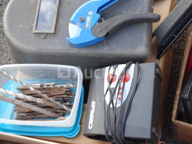 Gereedschapsset (versnipperaar, slijpmachine, boormachine, ladder, enz.) - afbeelding 17 van  46