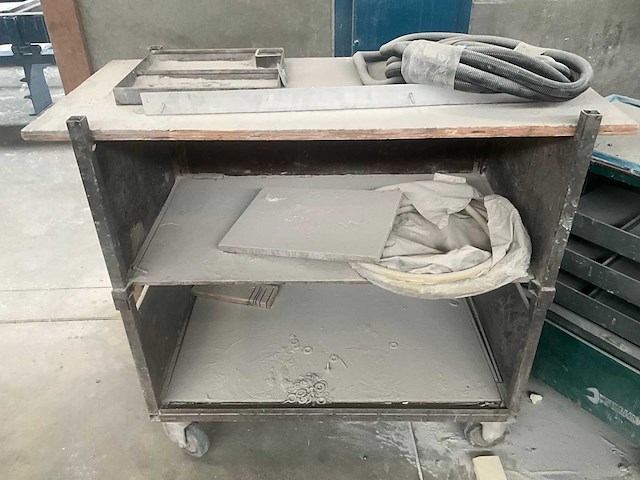 Gereedschapswagen en materiaalkar (4x) - afbeelding 7 van  8