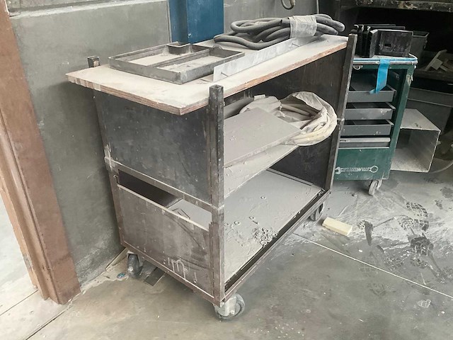 Gereedschapswagen en materiaalkar (4x) - afbeelding 8 van  8